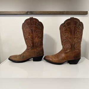 ARIAT WOMEN'S HERITAGE WESTERN WESTERN PERFORMANCE BOOTS - ROUND TOE Size 7.5